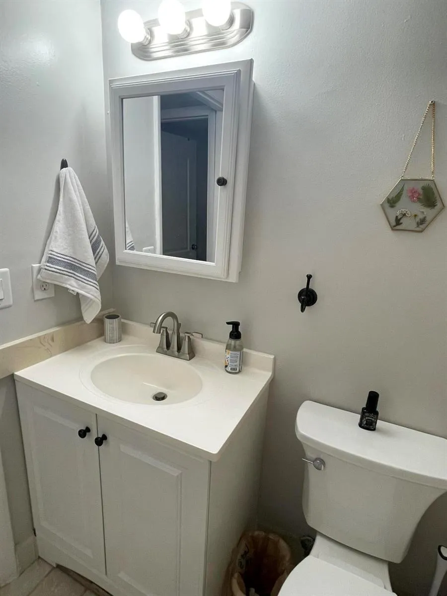 410 Wilma Circle #103 Riviera Beach, FL 33404