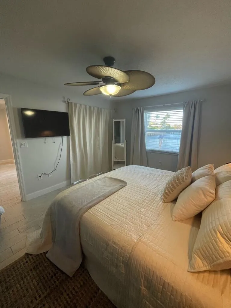 410 Wilma Circle #103 Riviera Beach, FL 33404