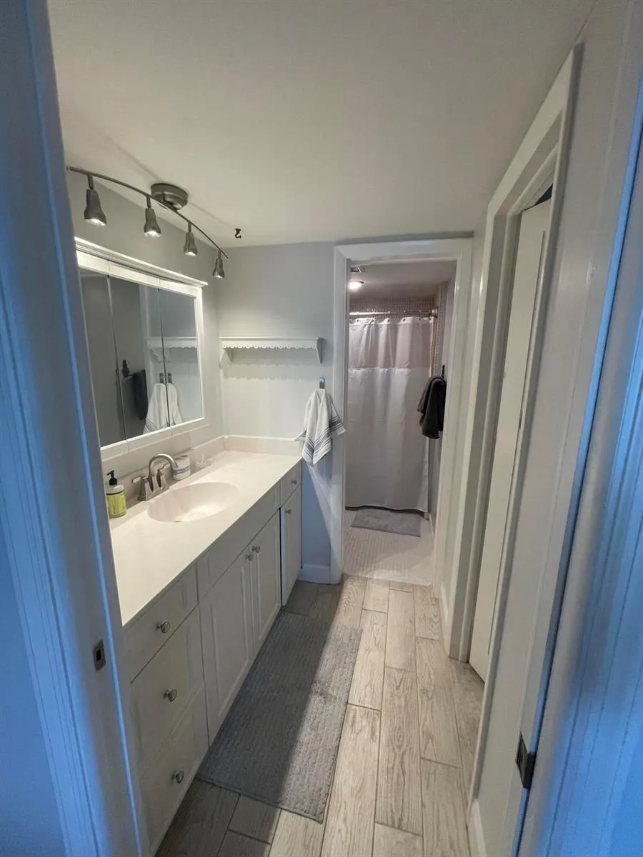 410 Wilma Circle #103 Riviera Beach, FL 33404