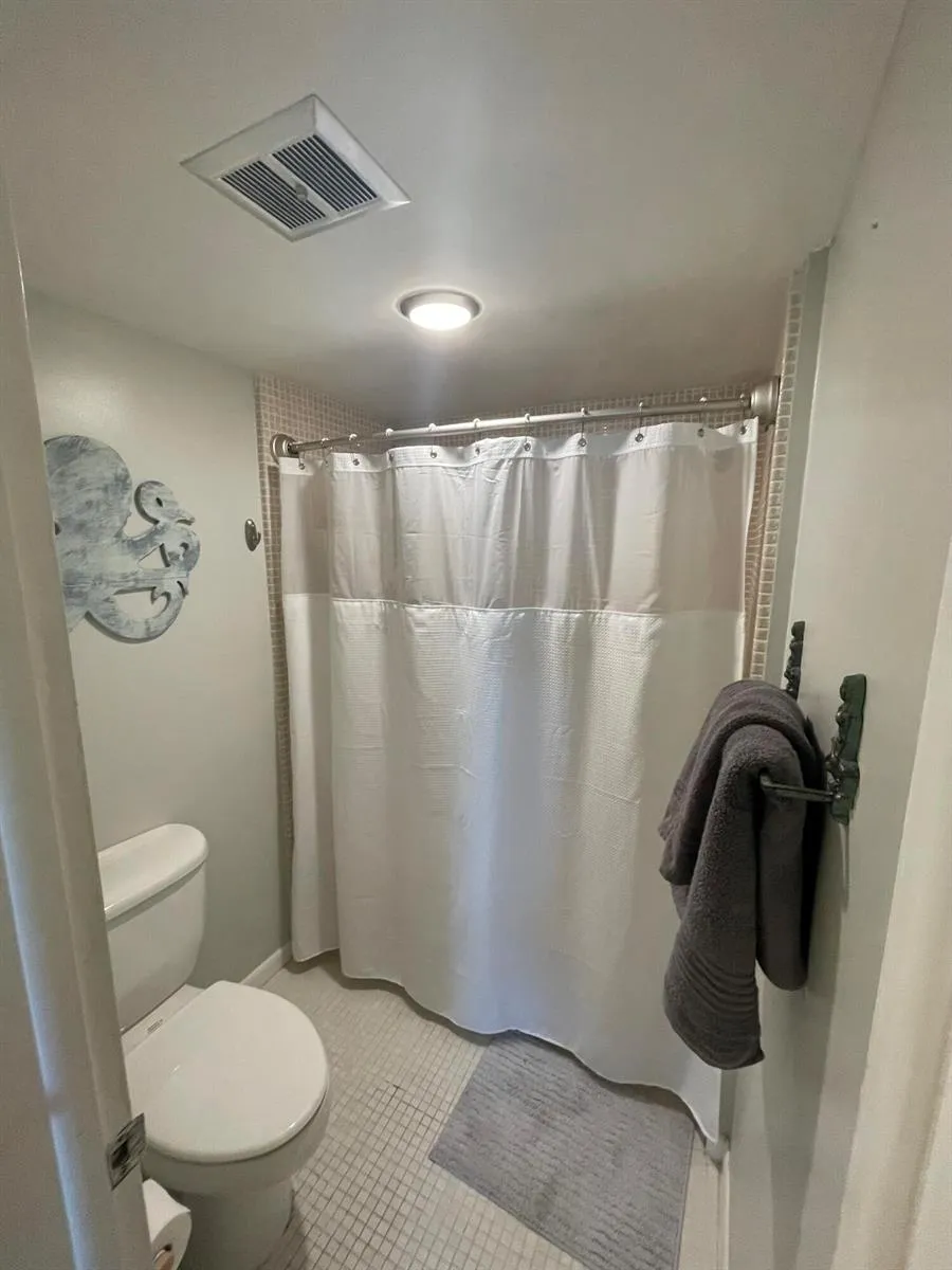 410 Wilma Circle #103 Riviera Beach, FL 33404