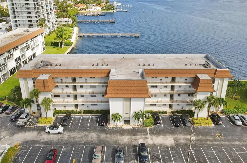 410 Wilma Circle #103 Riviera Beach, FL 33404