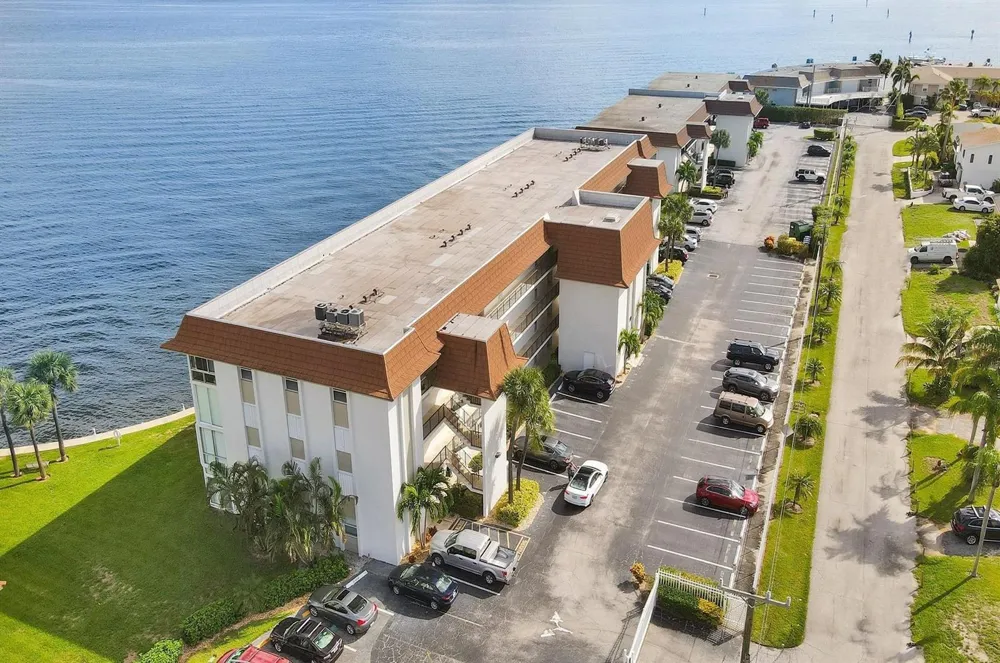 410 Wilma Circle #103 Riviera Beach, FL 33404