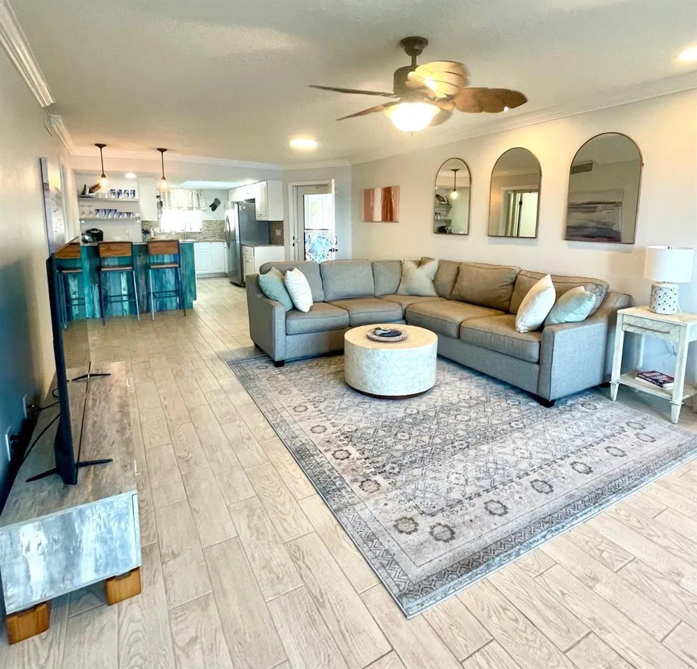 410 Wilma Circle #103 Riviera Beach, FL 33404