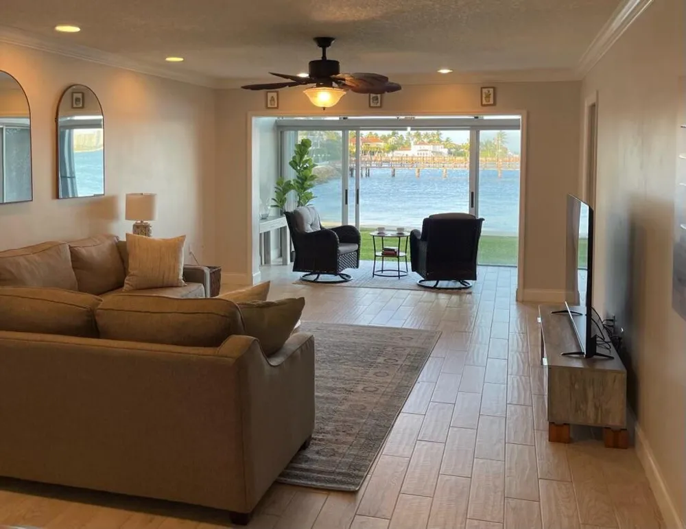 410 Wilma Circle #103 Riviera Beach, FL 33404