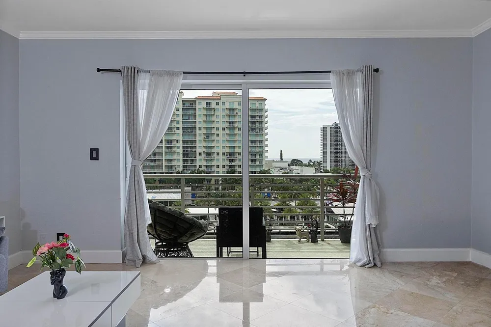 2900 NE 30th Street #Apt 8j Fort Lauderdale, FL 33306