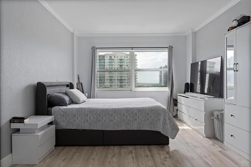 2900 NE 30th Street #Apt 8j Fort Lauderdale, FL 33306