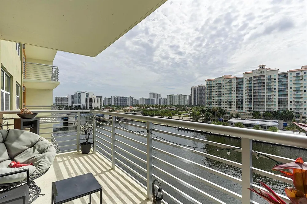 2900 NE 30th Street #Apt 8j Fort Lauderdale, FL 33306