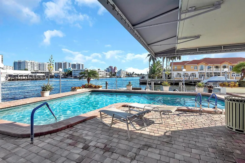 2900 NE 30th Street #Apt 8j Fort Lauderdale, FL 33306