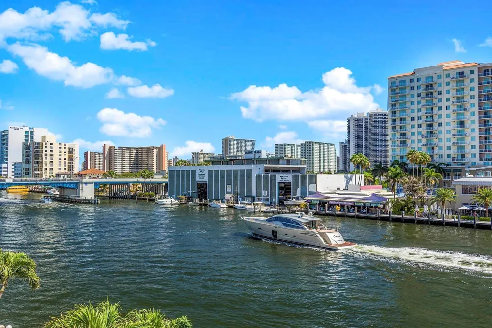 2900 NE 30th Street #Apt 8j Fort Lauderdale, FL 33306