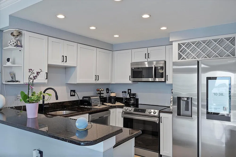 2900 NE 30th Street #Apt 8j Fort Lauderdale, FL 33306
