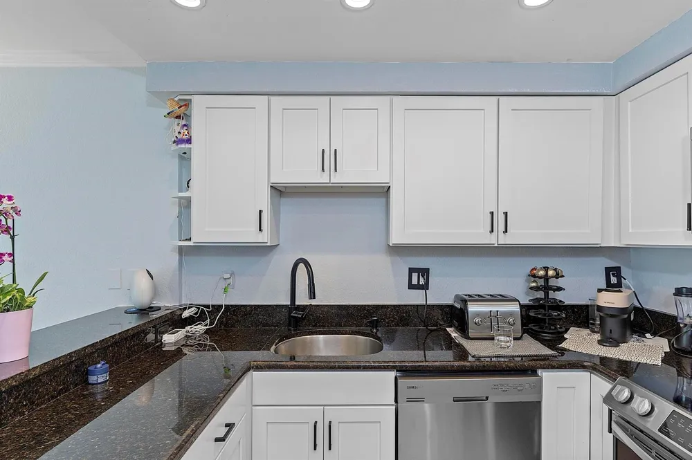 2900 NE 30th Street #Apt 8j Fort Lauderdale, FL 33306