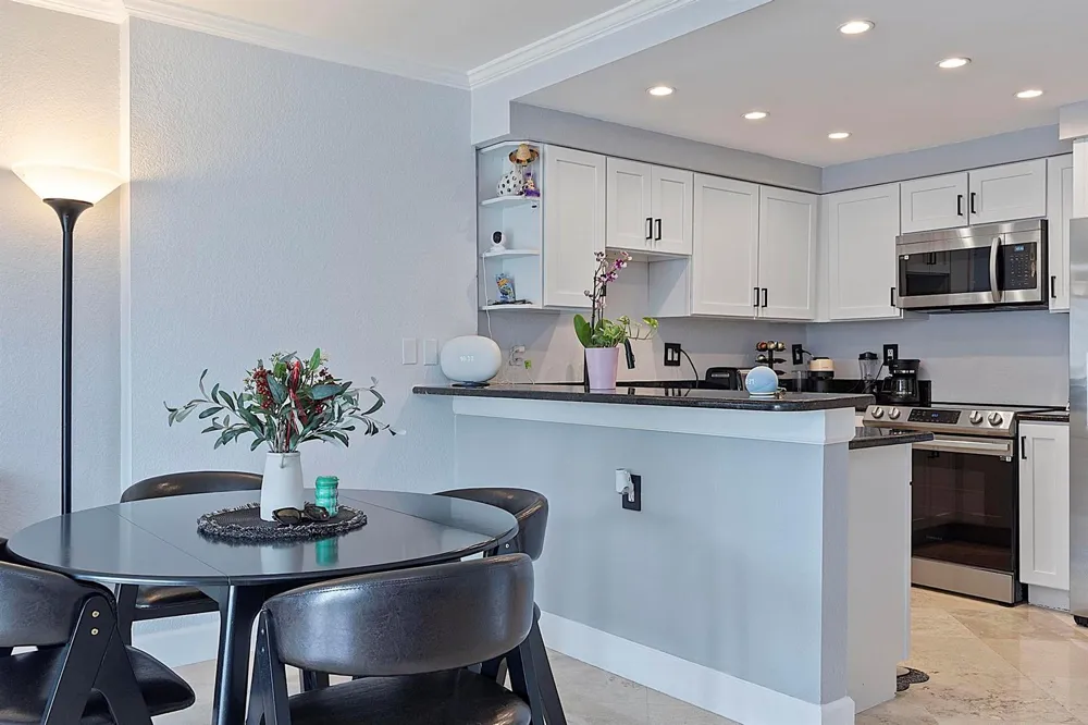 2900 NE 30th Street #Apt 8j Fort Lauderdale, FL 33306