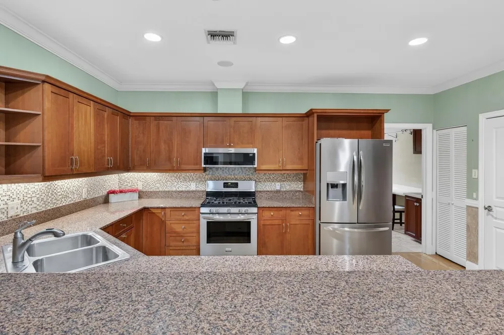 137 38TH COURT Vero Beach, FL 32968