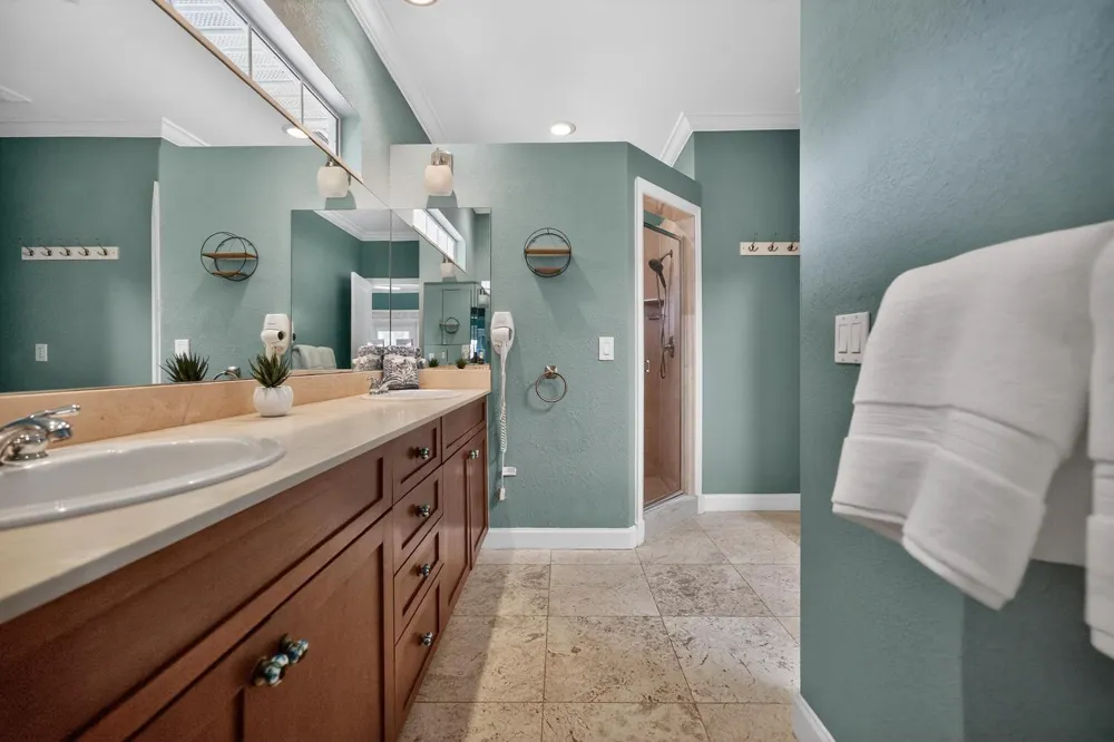 137 38TH COURT Vero Beach, FL 32968