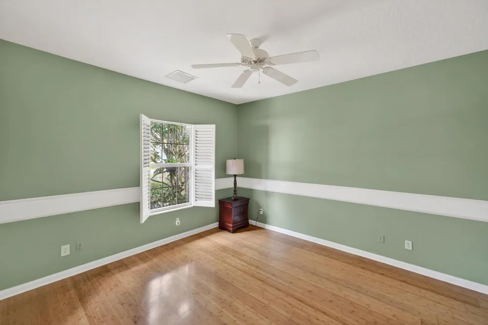 137 38TH COURT Vero Beach, FL 32968
