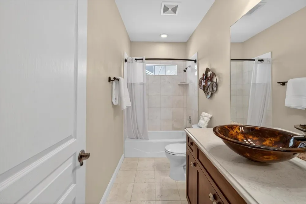 137 38TH COURT Vero Beach, FL 32968