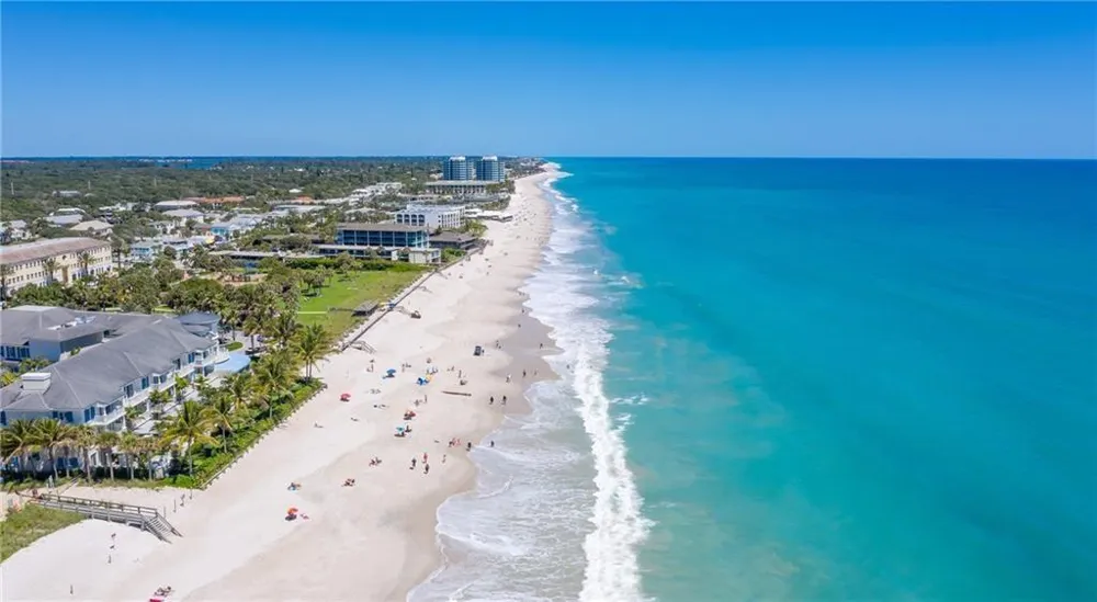 137 38TH COURT Vero Beach, FL 32968