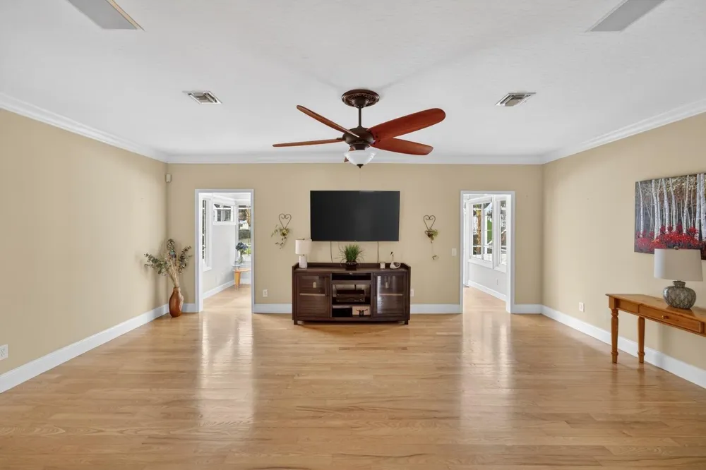 137 38TH COURT Vero Beach, FL 32968