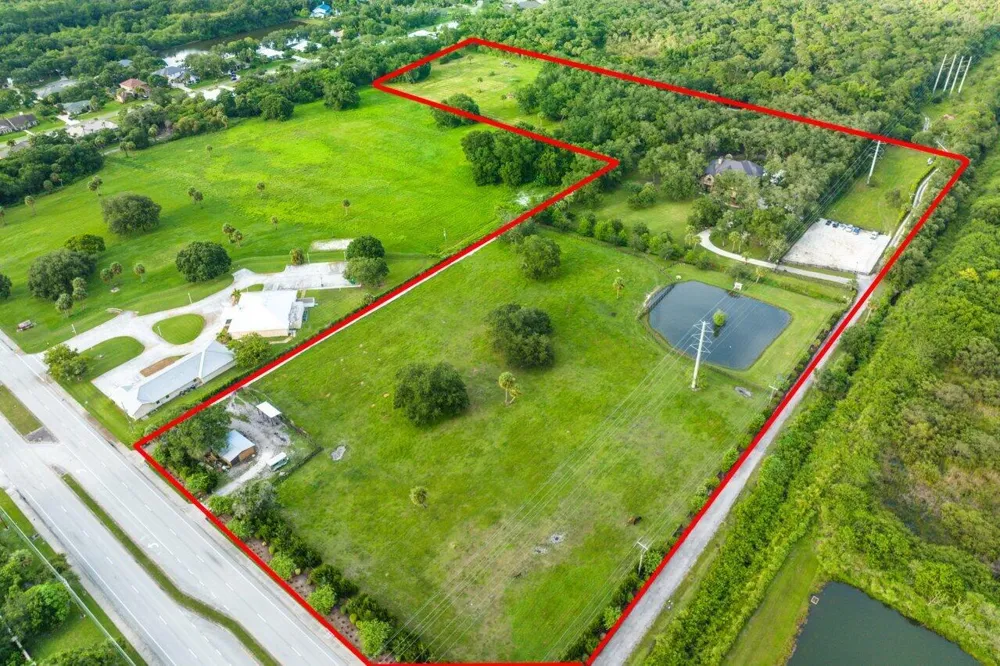 4560 S 25th Street Fort Pierce, FL 34981