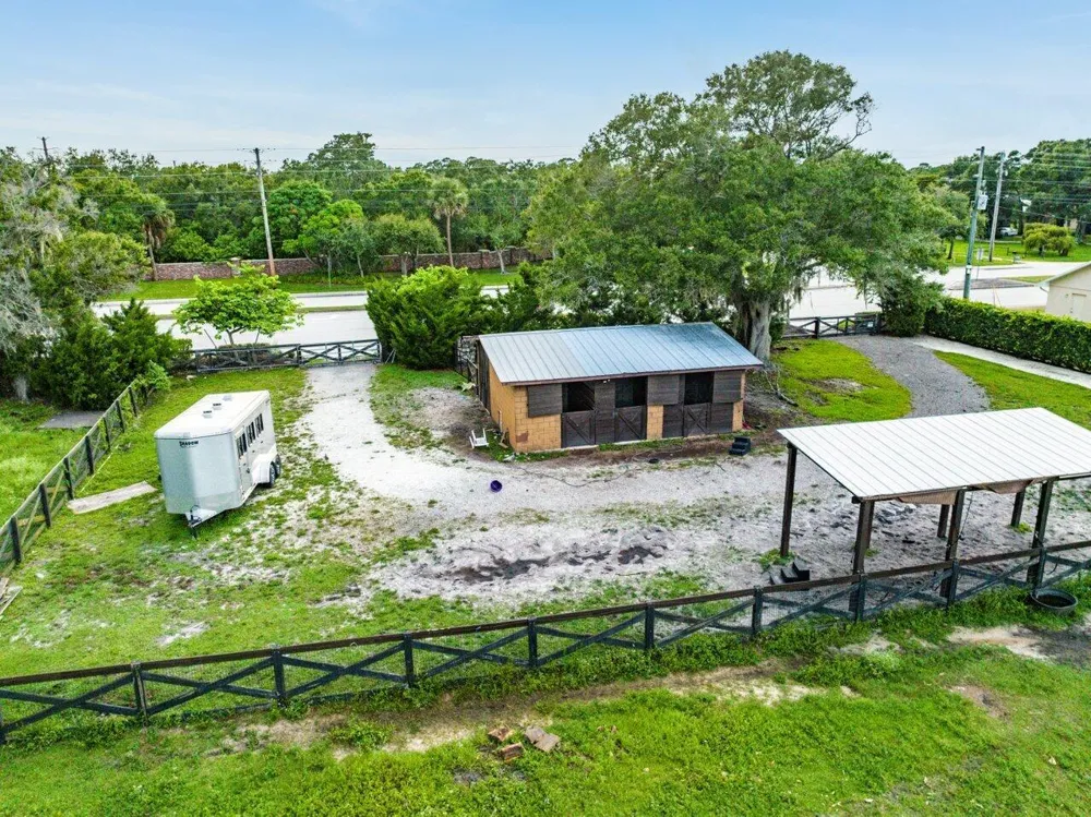 4560 S 25th Street Fort Pierce, FL 34981