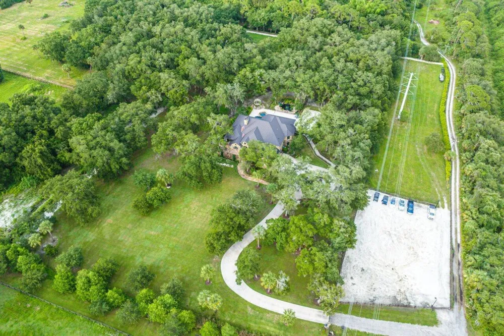 4560 S 25th Street Fort Pierce, FL 34981