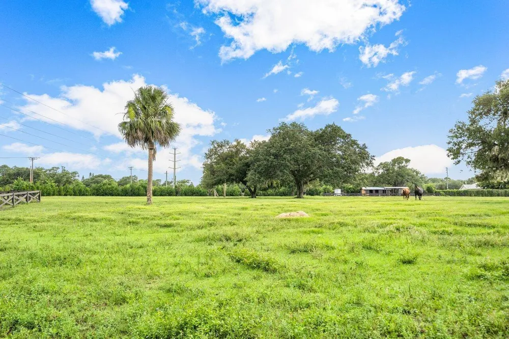4560 S 25th Street Fort Pierce, FL 34981