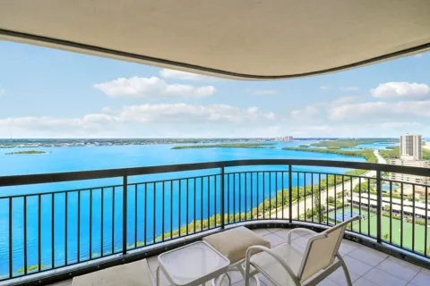5380 Ocean Drive #22j