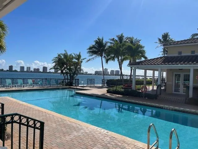 1140 Lake Shore Drive #206 Lake Park, FL 33403