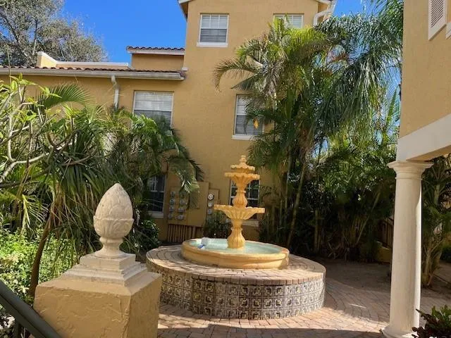1140 Lake Shore Drive #206 Lake Park, FL 33403