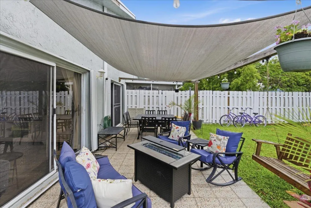 970 SW 111th Way Davie, FL 33324