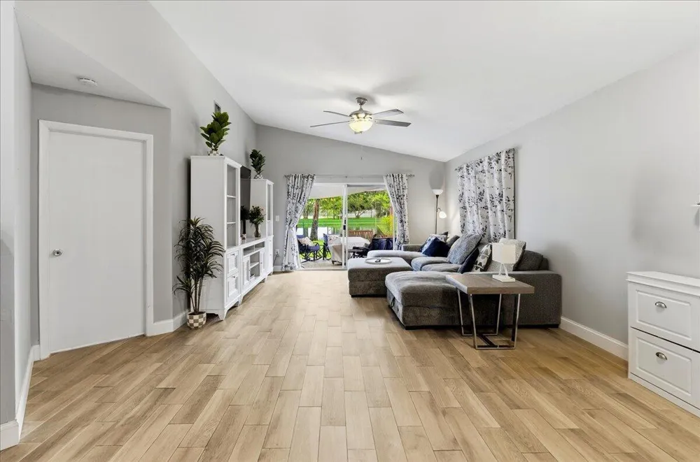 970 SW 111th Way Davie, FL 33324