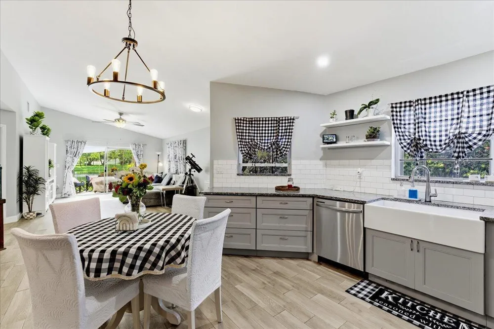 970 SW 111th Way Davie, FL 33324