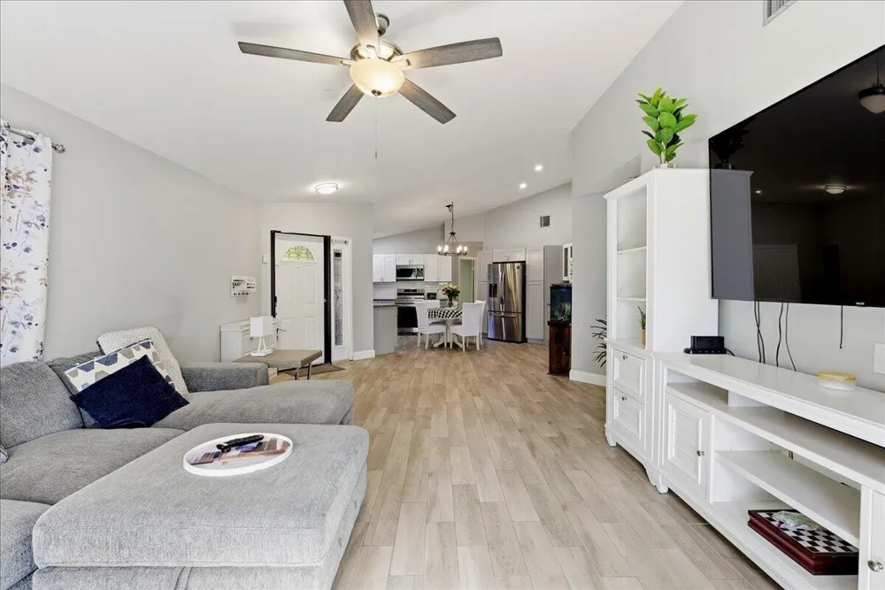 970 SW 111th Way Davie, FL 33324