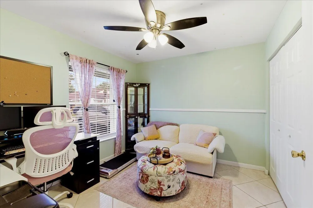 970 SW 111th Way Davie, FL 33324