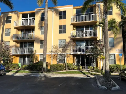 1450 SE 3rd Avenue #107