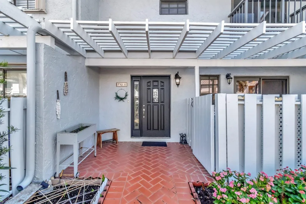 732 NE 12th Terrace #6 Boynton Beach, FL 33435