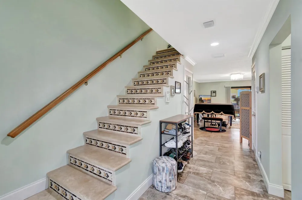 732 NE 12th Terrace #6 Boynton Beach, FL 33435