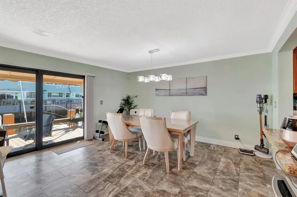 732 NE 12th Terrace #6 Boynton Beach, FL 33435