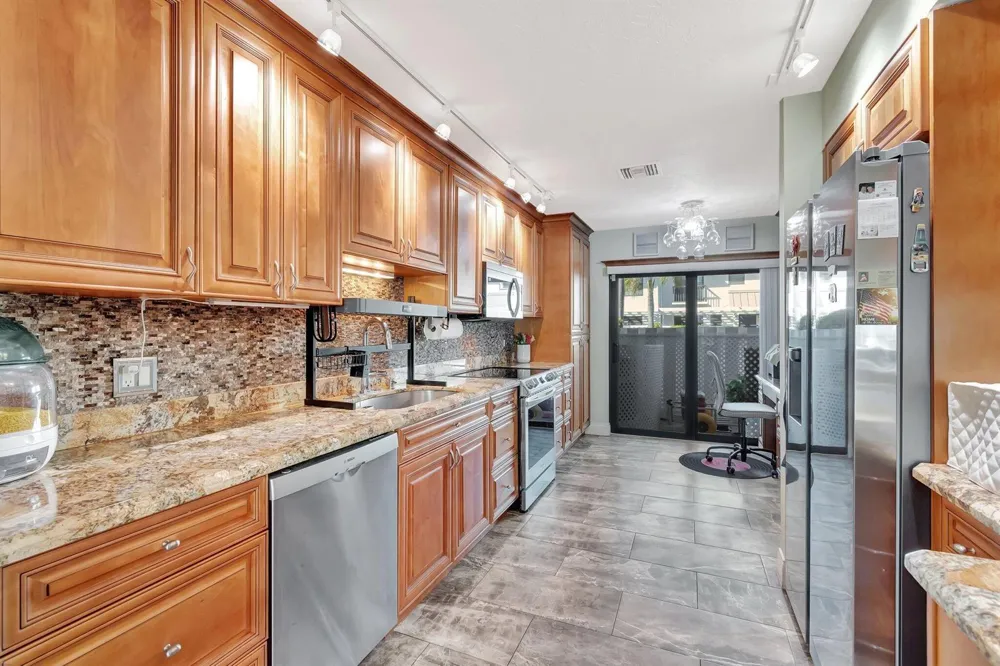 732 NE 12th Terrace #6 Boynton Beach, FL 33435
