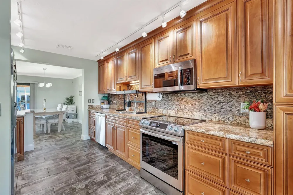 732 NE 12th Terrace #6 Boynton Beach, FL 33435