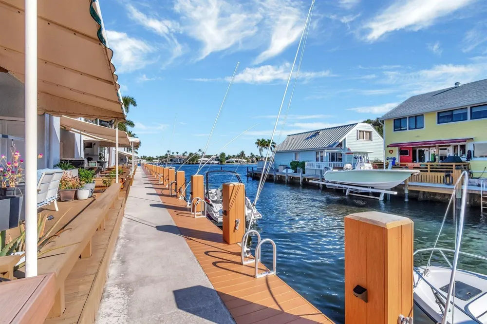 732 NE 12th Terrace #6 Boynton Beach, FL 33435