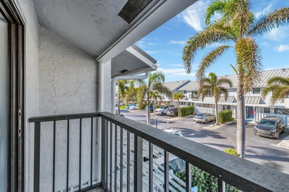 732 NE 12th Terrace #6 Boynton Beach, FL 33435
