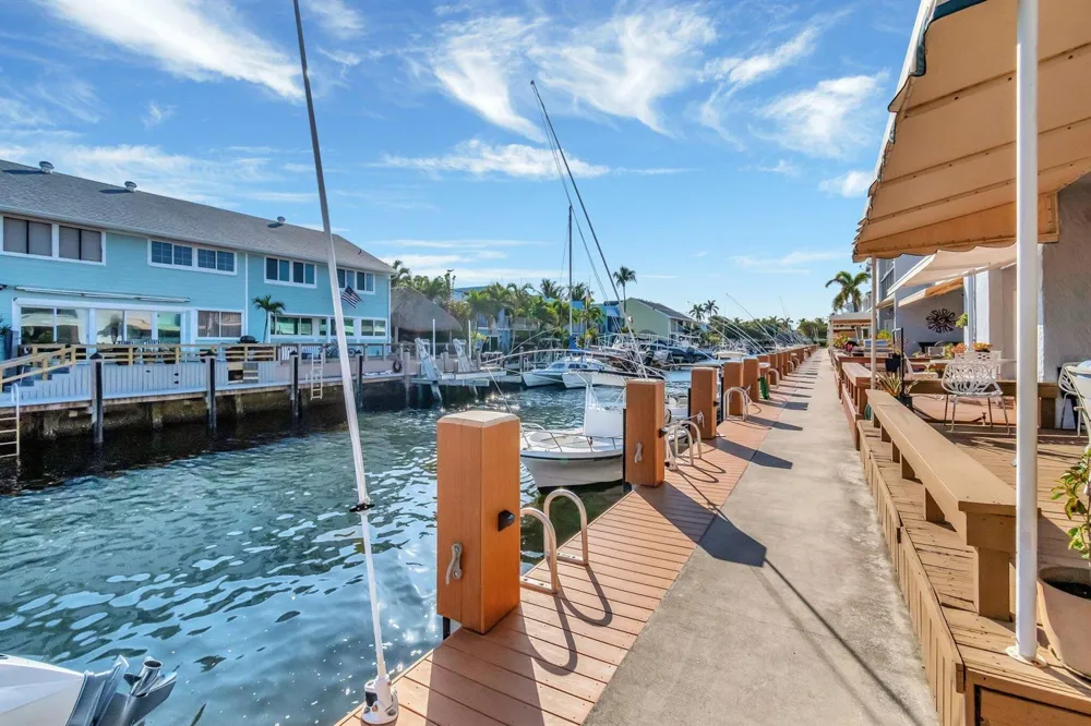 732 NE 12th Terrace #6 Boynton Beach, FL 33435