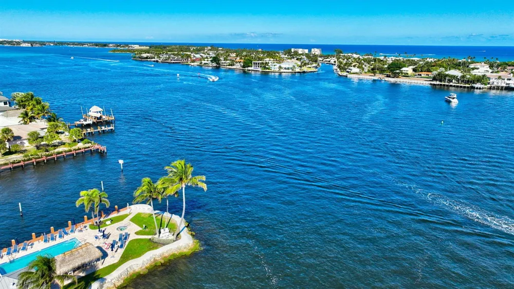 732 NE 12th Terrace #6 Boynton Beach, FL 33435