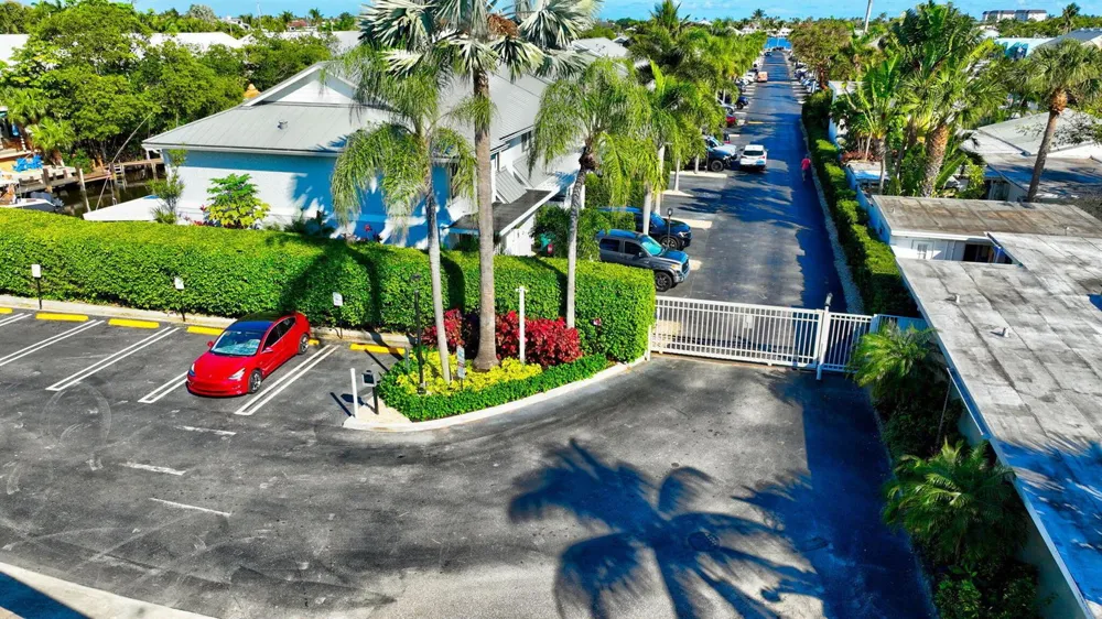 732 NE 12th Terrace #6 Boynton Beach, FL 33435