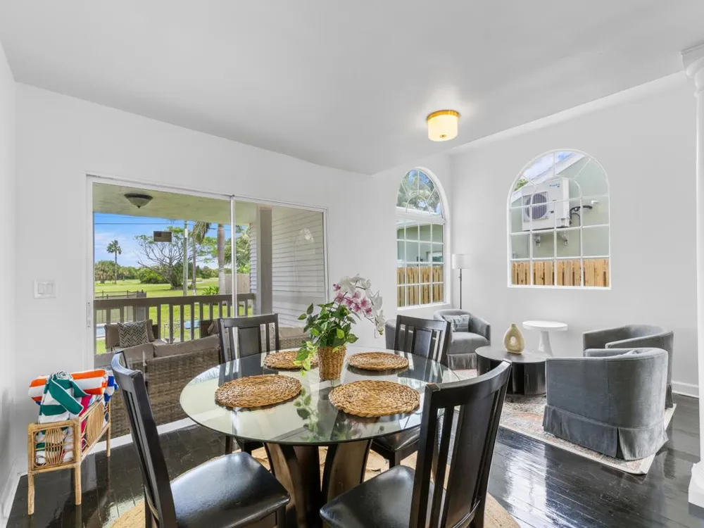 422 Lakeside Drive 