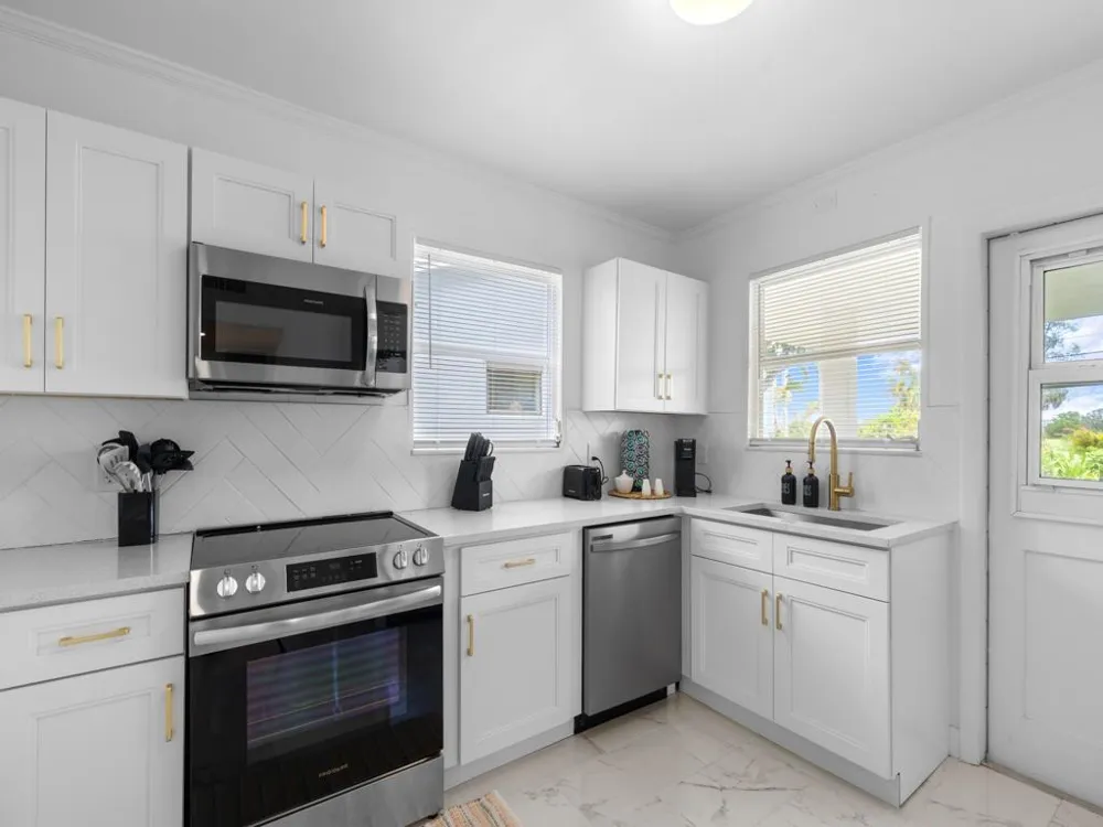 422 Lakeside Drive 