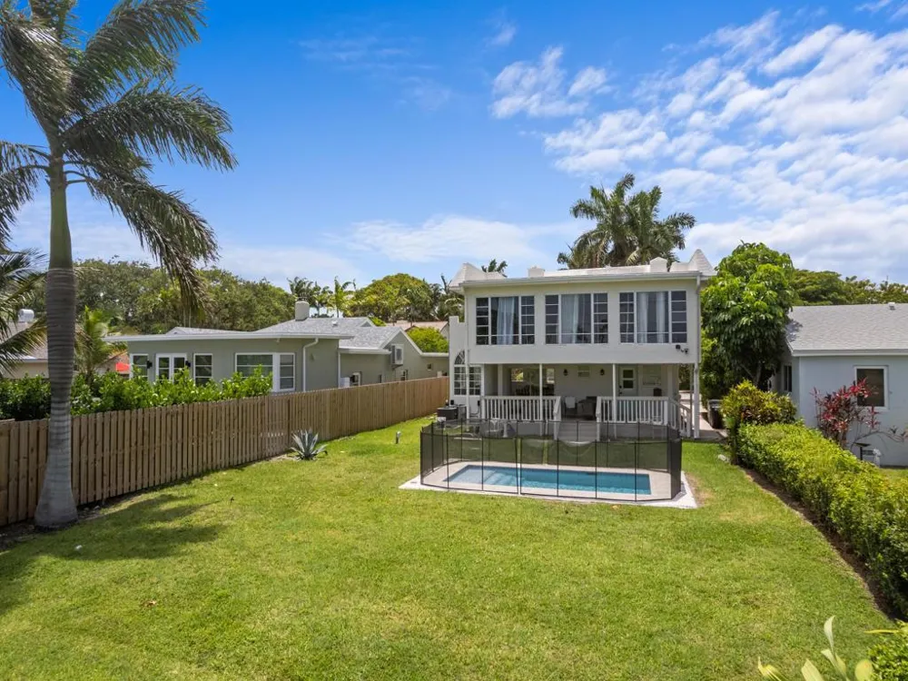 422 Lakeside Drive 