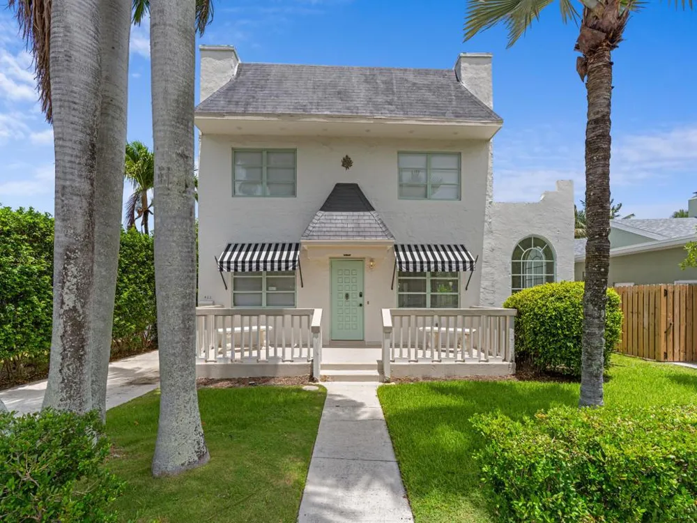 422 Lakeside Drive 