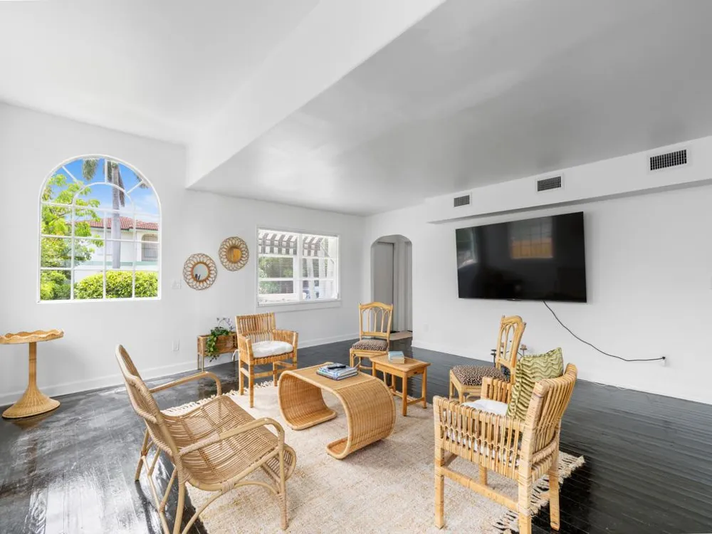 422 Lakeside Drive 